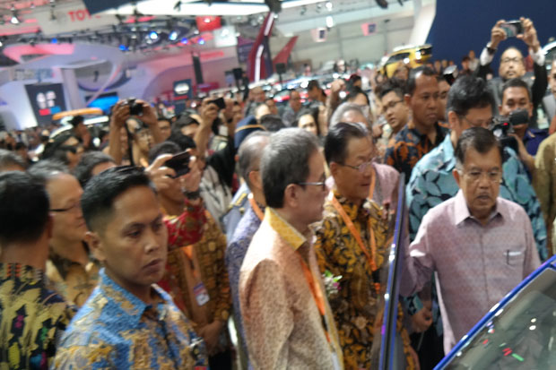 JK Resmi Buka ICT Summit...