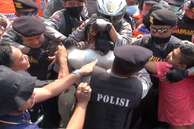 Eksekusi Rumah untuk...