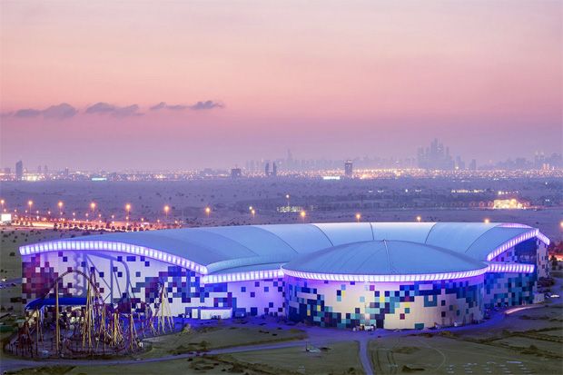 Dubai Bangun Theme Park...