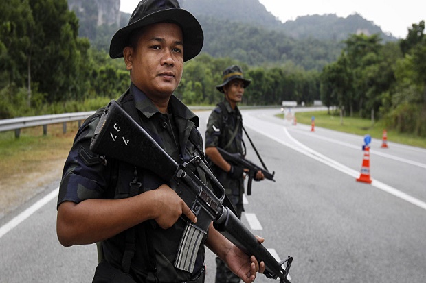 Malaysia Tahan Tiga...