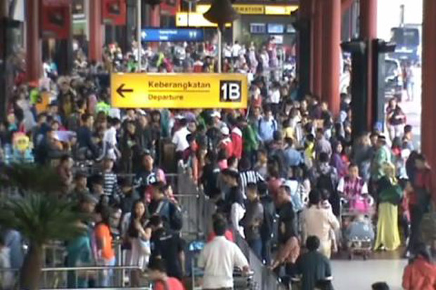 Tiba di Bandara Soetta,...