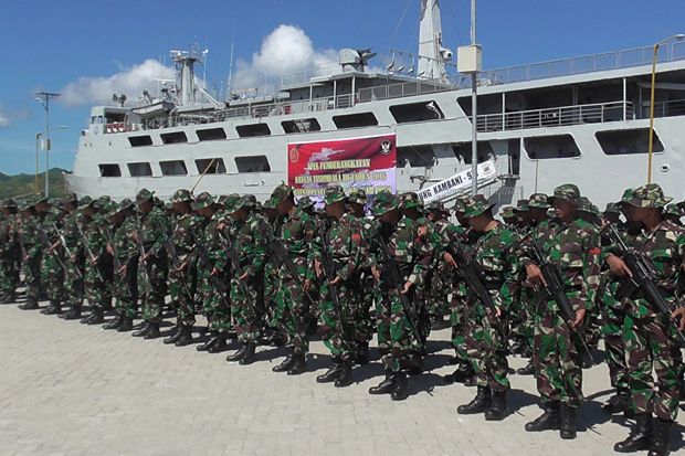 Ratusan Personel TNI...