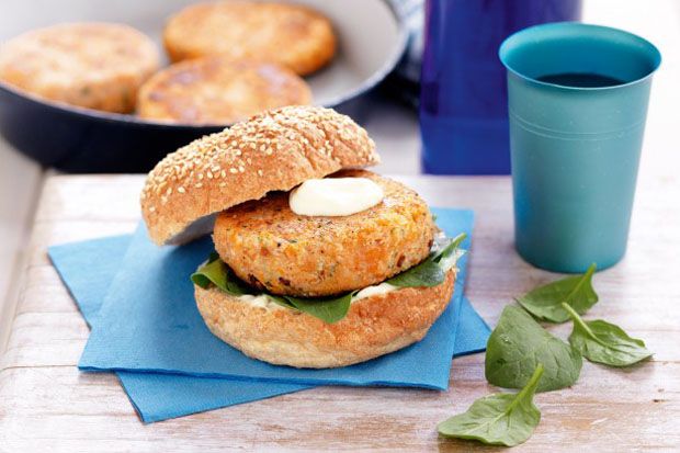 Yuk, Bikin Burger Tuna...