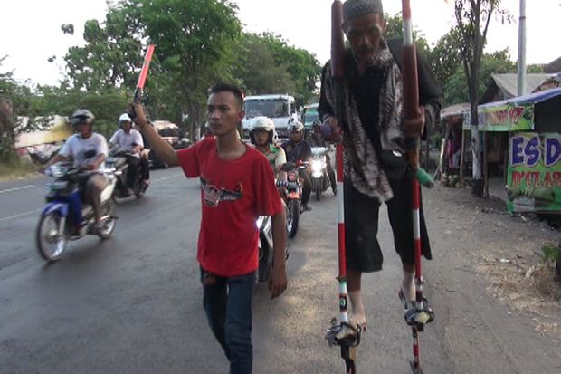 Temui Risma di Surabaya,...