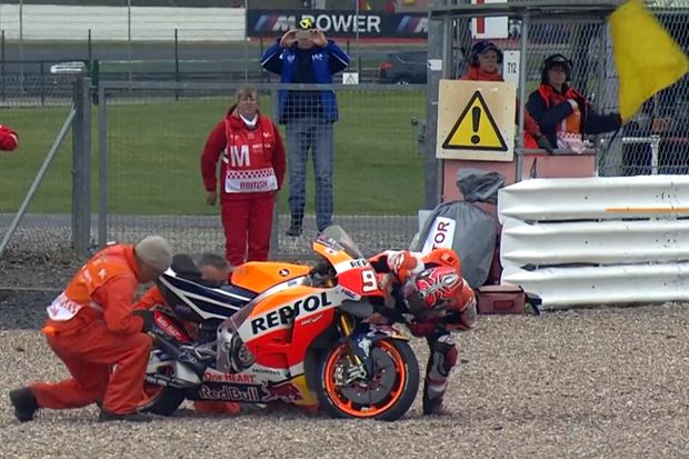 Marc Marquez Terjatuh...