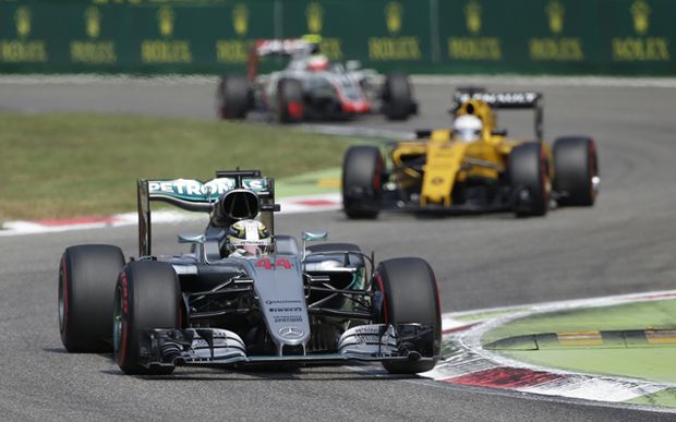 Rebut Posisi Pole, Hamilton...