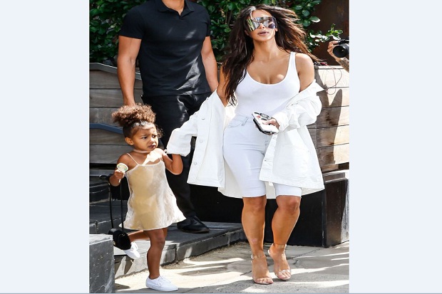 Anak Kim Kardashian...