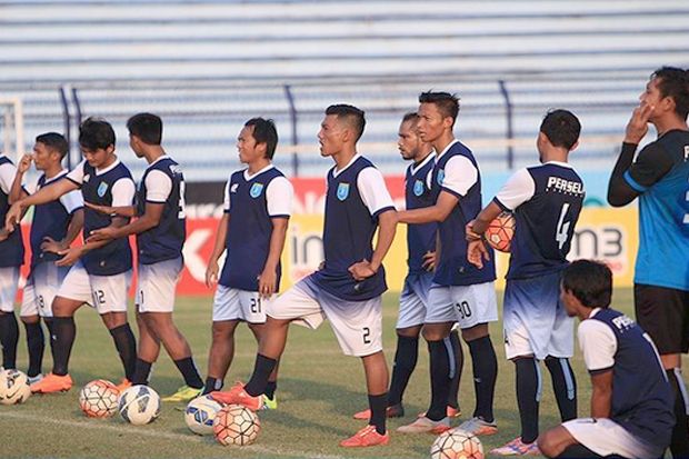 Persela Andalkan Tenaga...