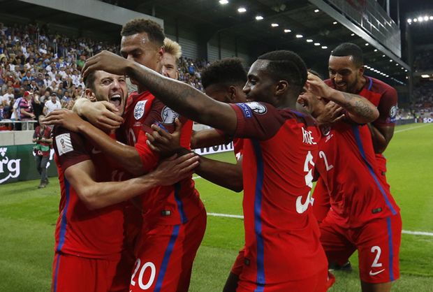 Adam Lallana Bikin Debut...