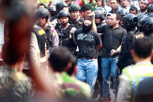 Lakukan Perampokan,...