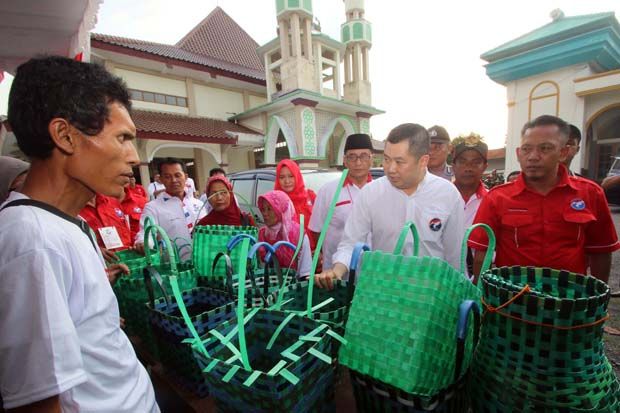 HT Kunjungi Sentra Industri...
