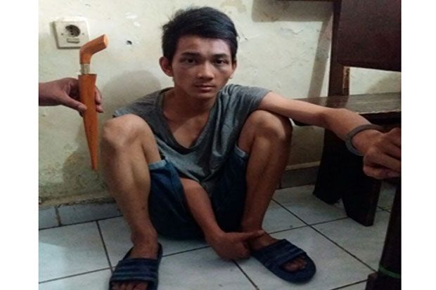 Tikam Sembarang Orang,...
