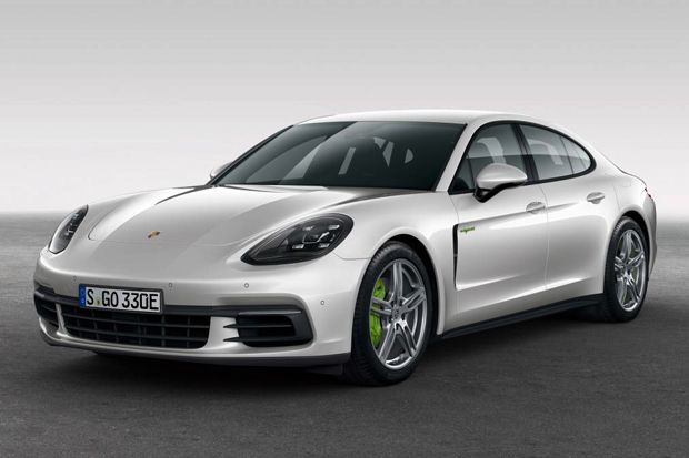 Porsche Panamera 4 E-Hybrid...
