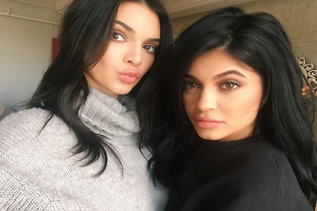 Kendall dan Kylie Jenner...