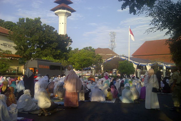Jokowi Salat Idul Adha...