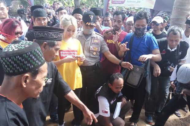 ACT Bersama Artis Rayakan...