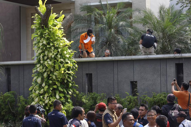 Prarekonstruksi Perampokan...