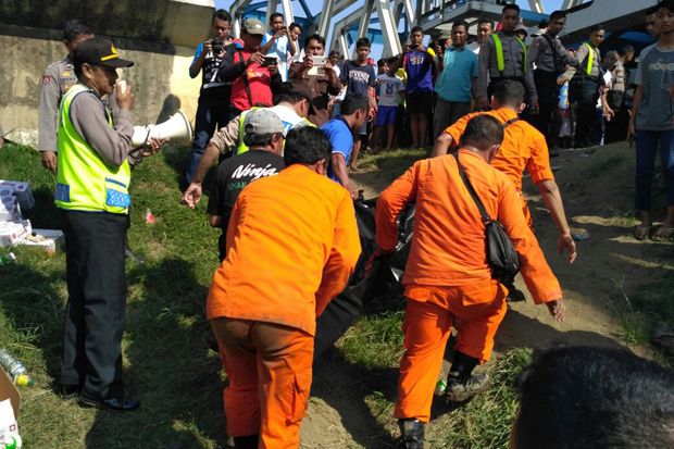 Cuci Daging Kurban di...
