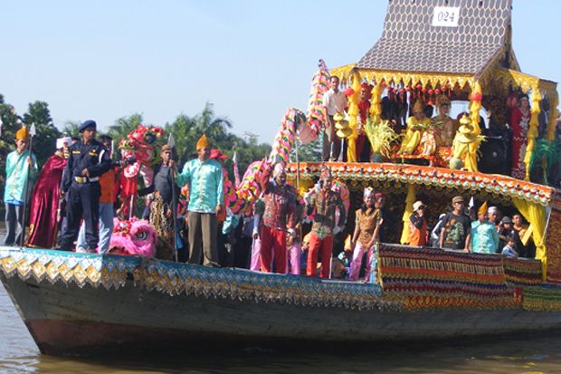 Kalsel Pancing Wisatawan...