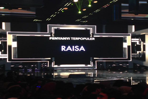 Berada di Luar Negeri,...