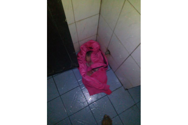 Berbalut Jaket Pink,...