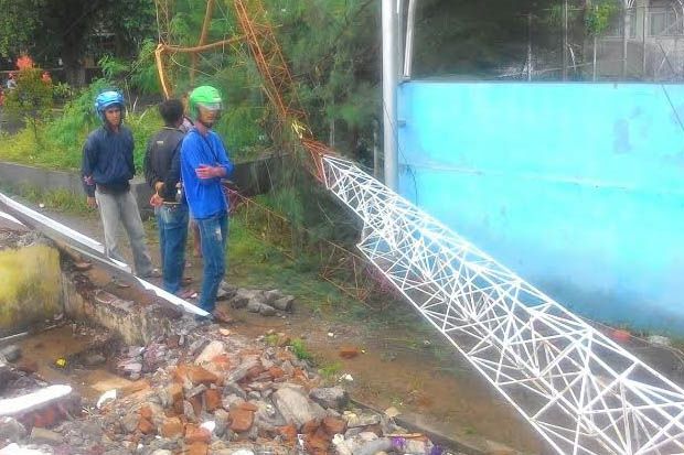 Tower Galuh TV Roboh...