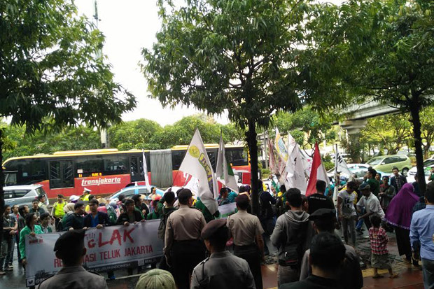 Tolak Reklamasi, Kantor...