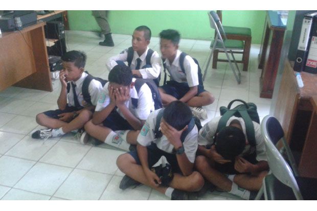 Pamit ke Sekolah, 7...