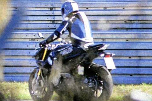 Kehadiran BMW S1000R...