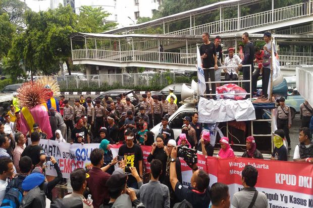Sempat Dihadang Polisi,...