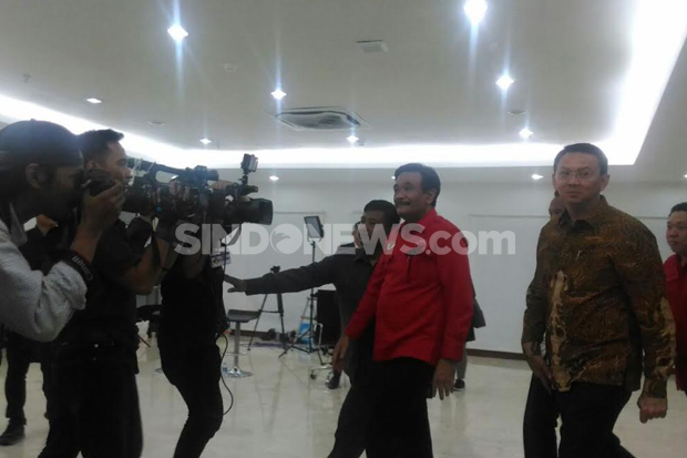 Daftar ke KPUD, Ahok-Djarot...