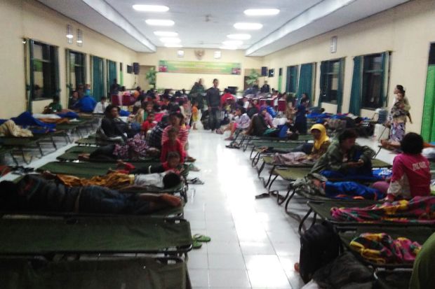PMI Bantu Korban Banjir...