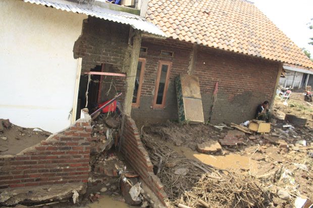 Terendam Banjir, RSUD...