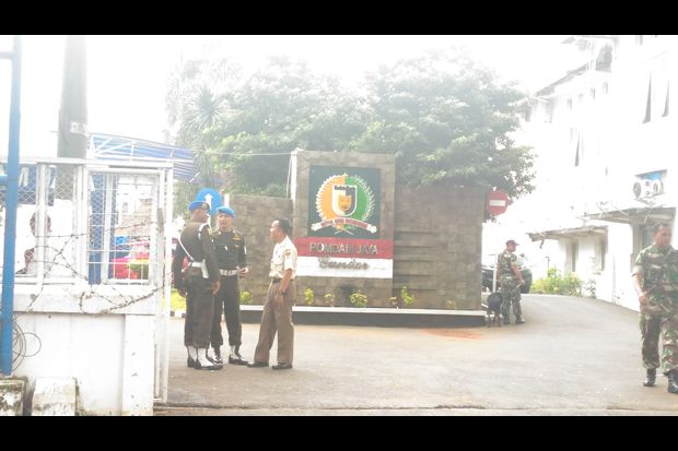 Istri Irman Gusman Temui...