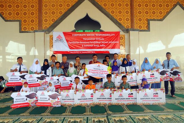 SMGR Berikan Beasiswa...