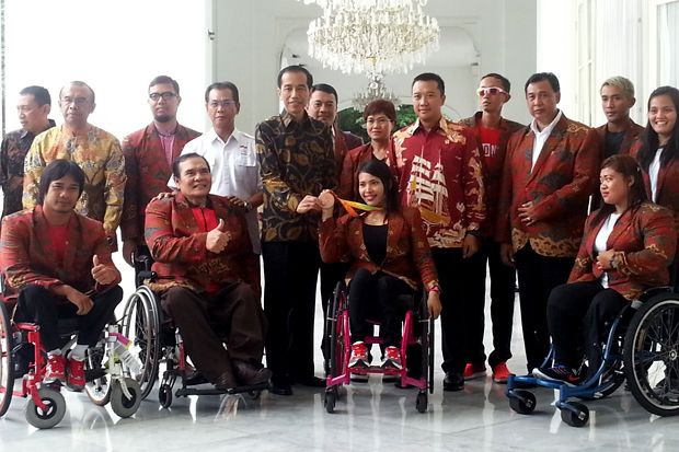 Jokowi Sambut Atlet...