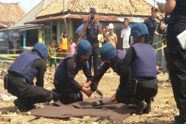 Pemulung Temukan Mortir...