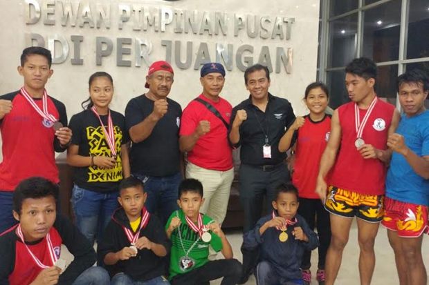 Tak Punya Ongkos Pulang,...