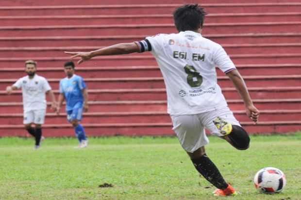 Persita Tangerang Hajar...