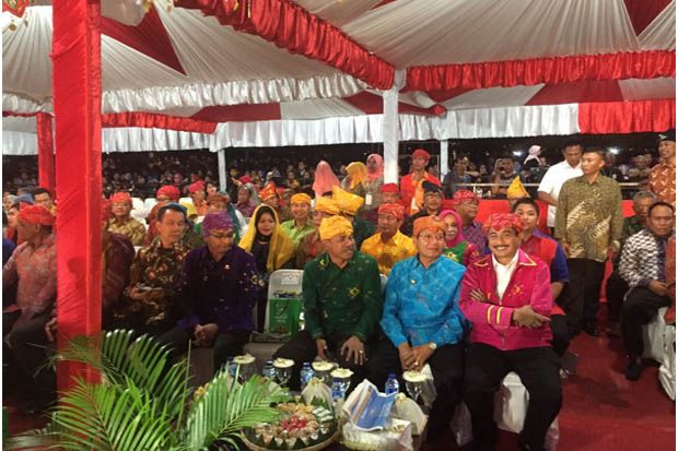 Menpar Arief Yahya Buka...