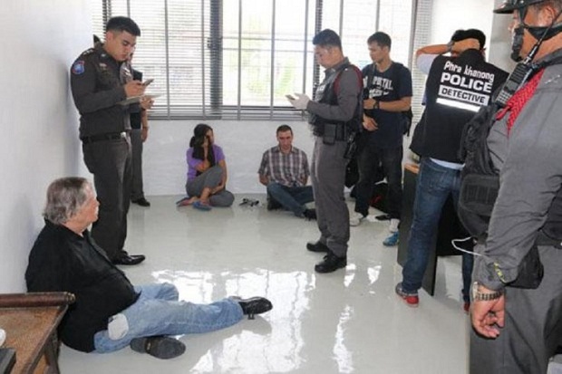 Pria Asing di Thailand...