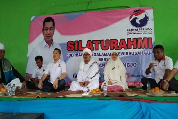 Pengasuh Ponpes Arrasyadiyyah...