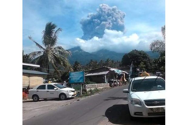 Evakuasi Wisatawan dari...
