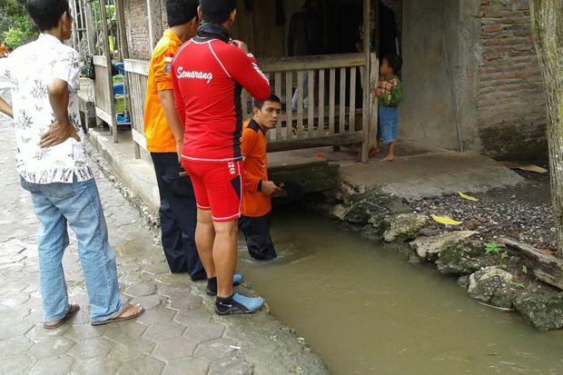 Bermain di Selokan,...
