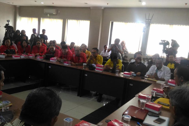 Berjalan Lancar, Rapat...