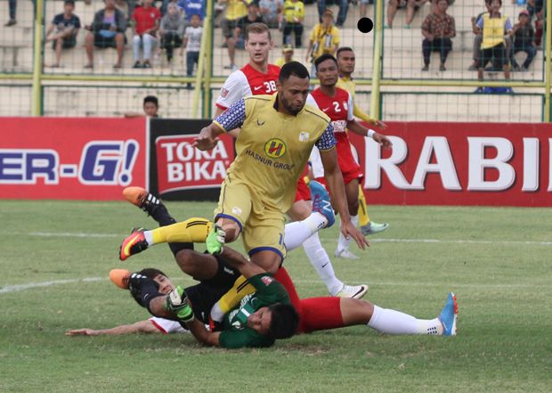 PSM Makassar Perpanjang...