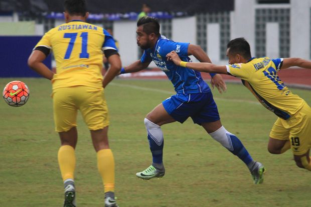 Enggan Komentari Wasit,...