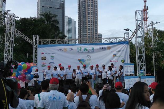 Rotary Club Gelar Jalan...