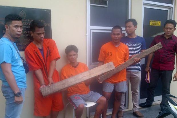 Ketua RT dan Anggota...