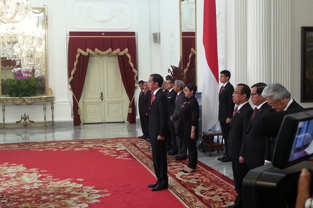 Jokowi Terima 18 Duta...